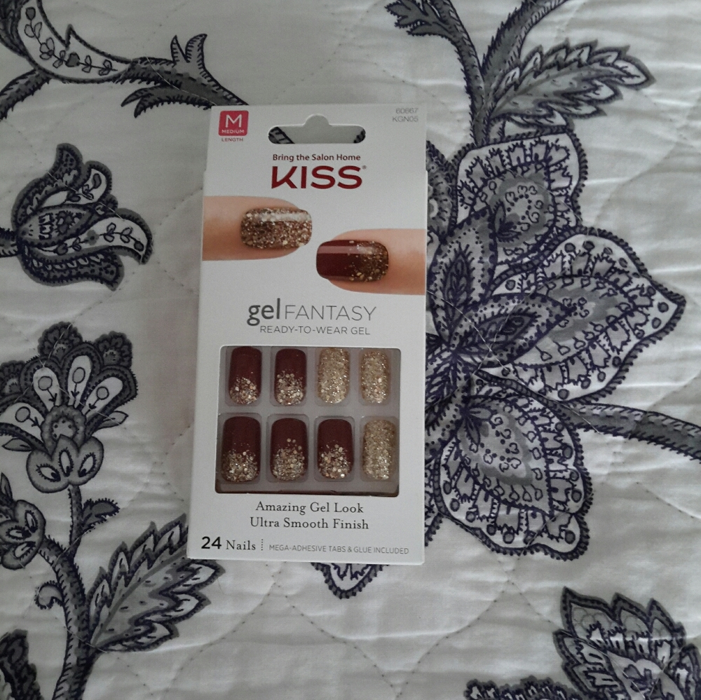 KISS gel fantasy nails